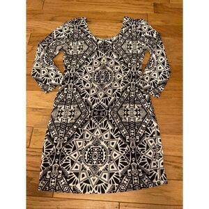 Billabong women's black/white patterned scoop neck bodycon 3/4 sleeve dress sz M
